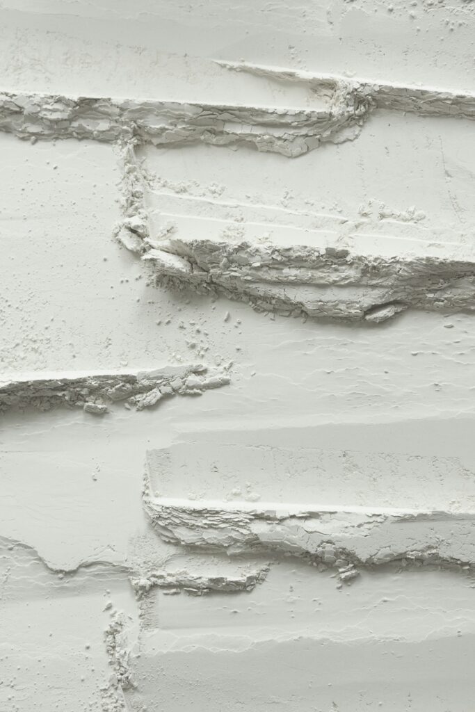 Matières nobles : bois, métal, pierre, céramique